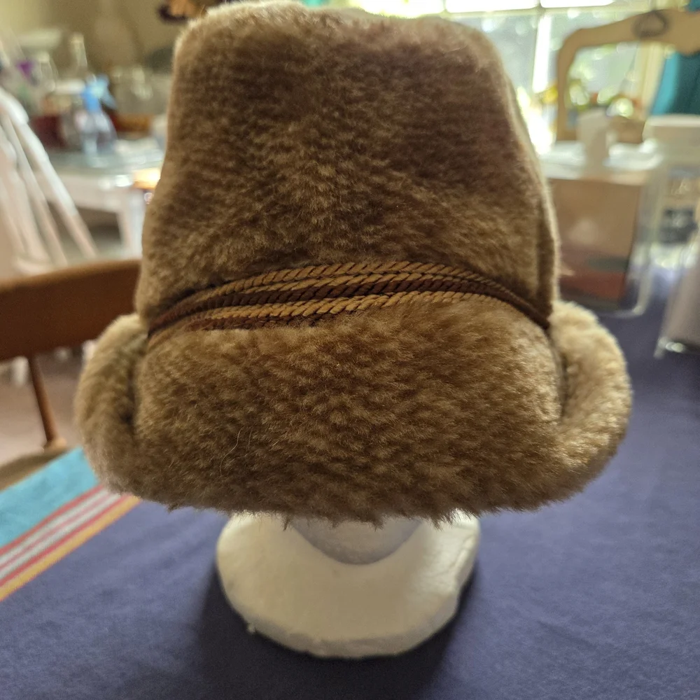 Vintage Men's Hat Brown Fedora Hugger Cap with Flap